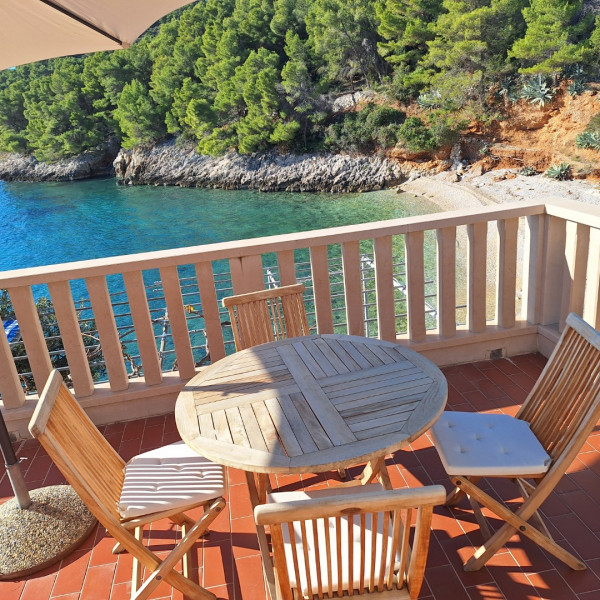 Seaside House Sonja, Seaside House Sonja - Robinson type accommodation on Hvar island in isolated bay Gdinj